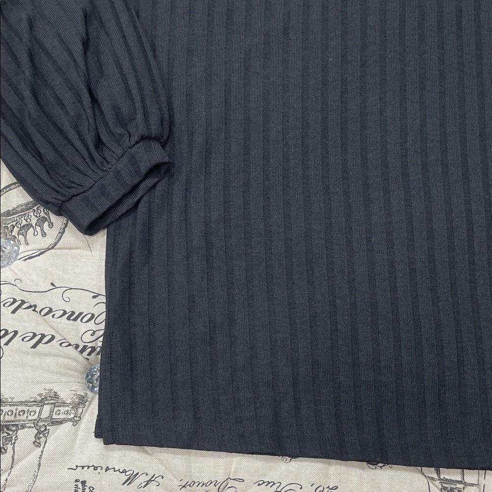 💥 Status by Chenault Rib-Knit Puff Sleeve Boxy Top - Picture 4 of 9